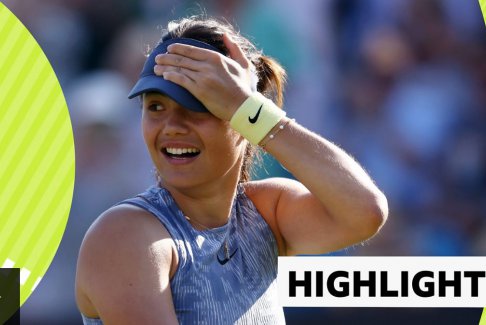 英國(guó)網(wǎng)球選手拉杜卡努挽救賽點(diǎn)后首奪前十名