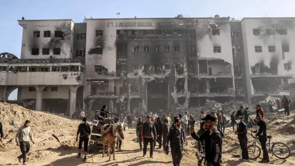 加沙城希法醫(yī)院在以色列軍隊(duì)的襲擊中被摧毀