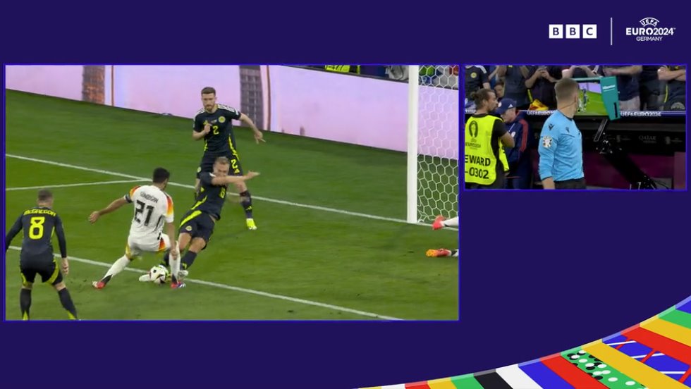 2024年歐洲杯：凱&middot;哈弗茨(KaiHavertz)在波蒂厄斯紅牌后罰進(jìn)點(diǎn)球。