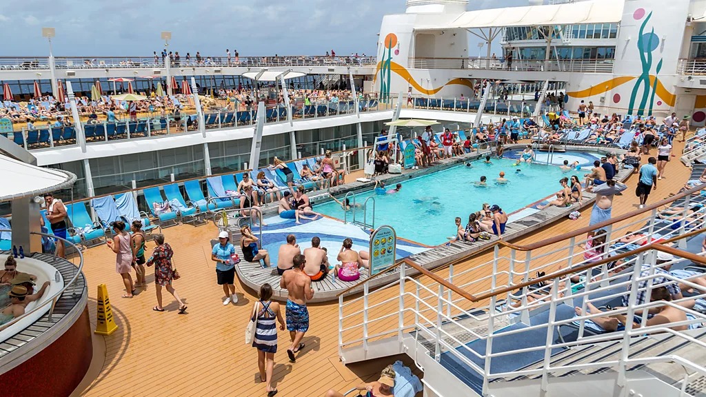 與許多其他類型的度假相比，游輪是一種碳密集型旅行方式