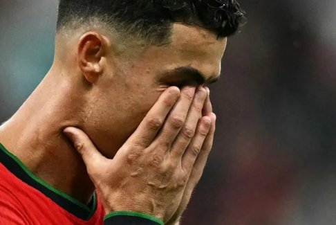 葡萄牙門(mén)將撲出3個(gè)點(diǎn)球 幫助葡萄牙艱難晉級(jí)