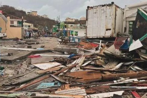 颶風(fēng)Beryl過(guò)后整個(gè)島嶼一片狼藉