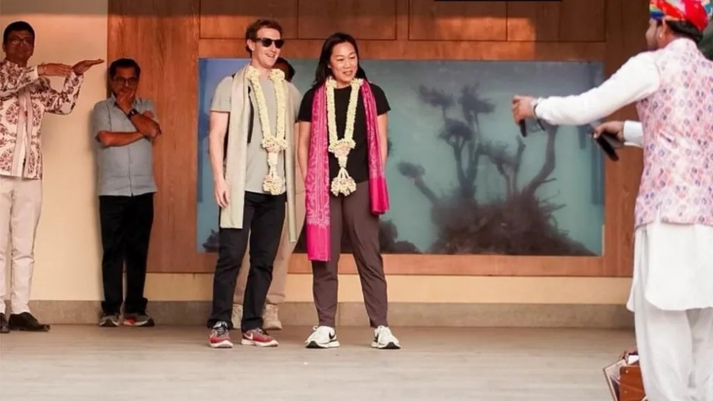 馬克&middot;扎克伯格和他的妻子普里西拉抵達(dá)賈姆訥格爾后