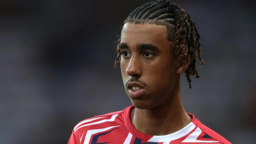 萊尼&middot;約羅(LenyYoro)16歲時(shí)在里爾首次亮相