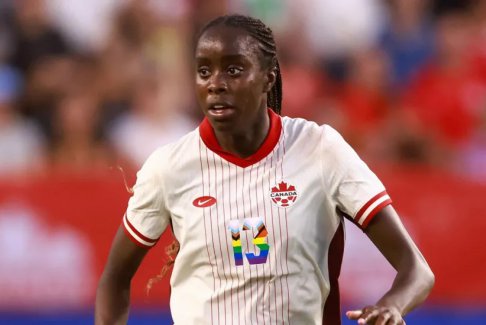 曼聯(lián)簽下加拿大國腳阿烏喬