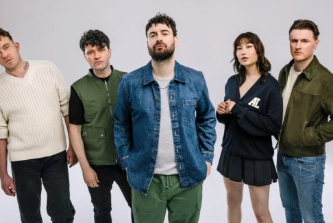 薩頓（Sutton）VS考特恩斯主唱弗雷（Fray）的開幕周末