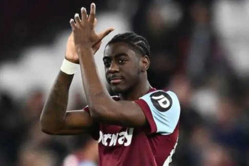 曼城正在就簽下前鋒穆巴馬進行高級談判