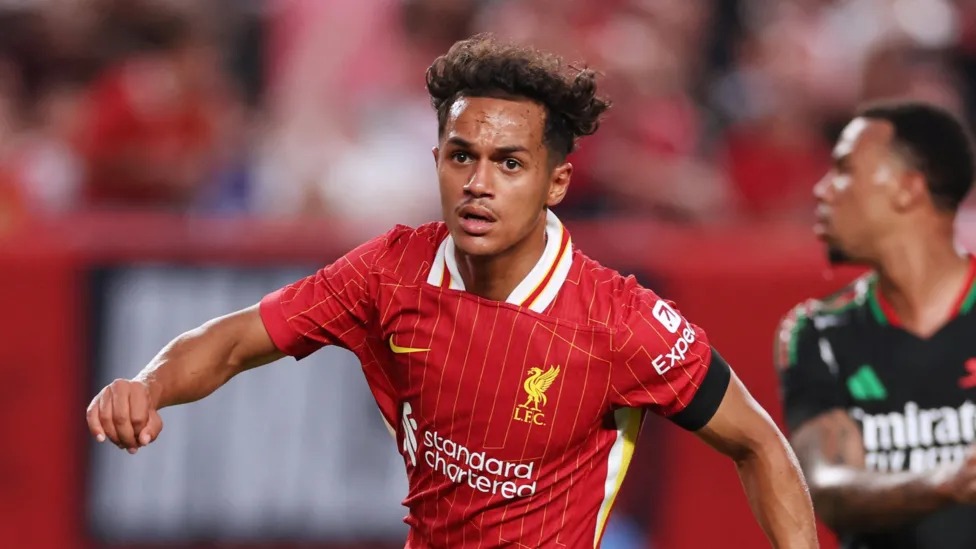 法比奧&middot;卡瓦略在季前賽利物浦對陣阿森納和曼聯(lián)的比賽中進球