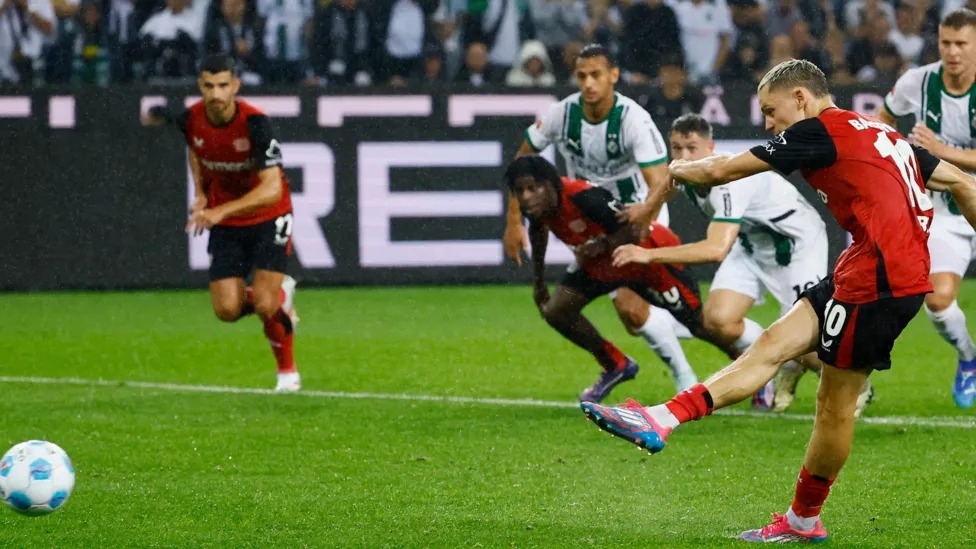 勒沃庫森上賽季領(lǐng)先斯圖加特17分奪得德甲冠軍，拜仁慕尼黑排名第三