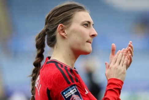 曼聯(lián)后衛(wèi)布倫德爾宣布懷孕