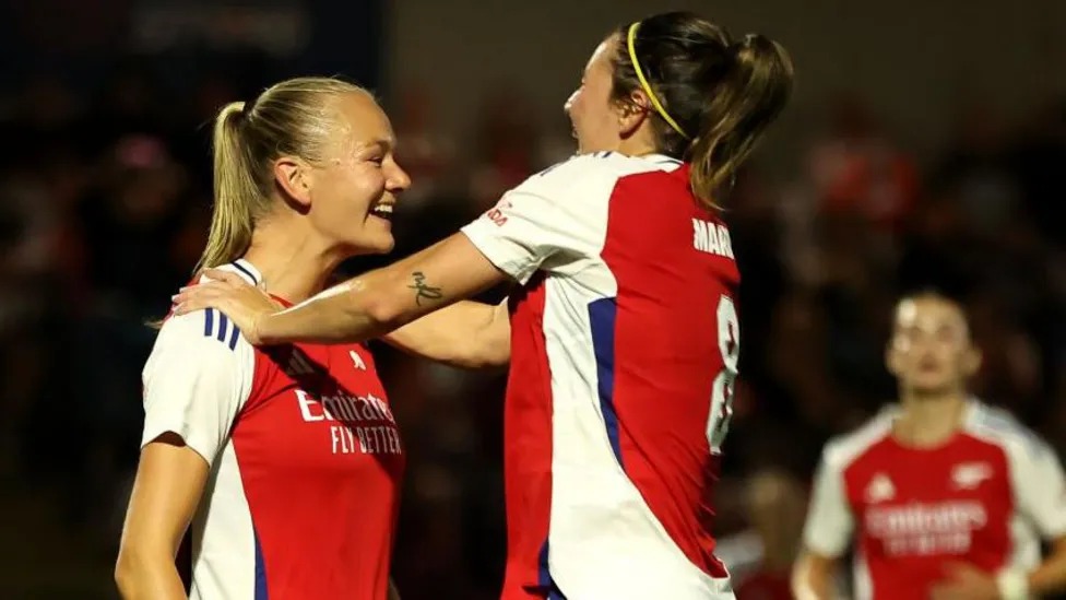 阿森納對陣羅森博格時三度擊中門框