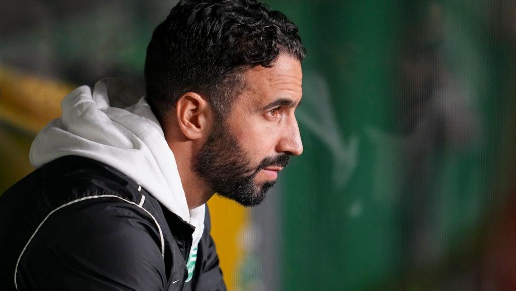 曼聯(lián)新任主帥阿莫里姆