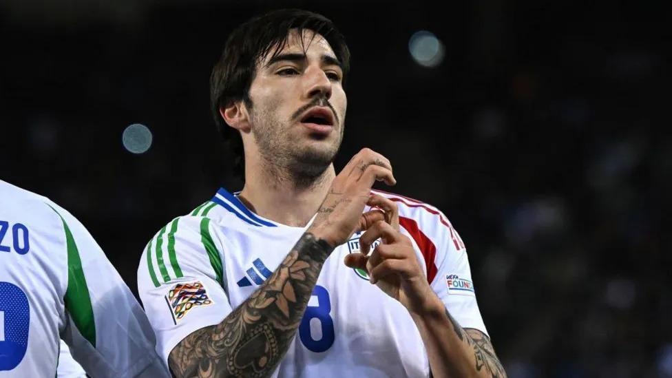 桑德羅&middot;托納利在第20次代表意大利國家隊比賽中攻入個人首粒進球