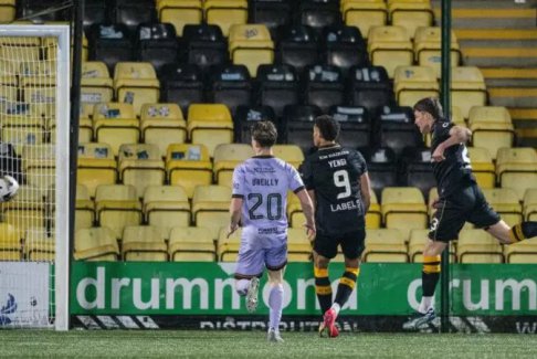 蘇格蘭超級聯(lián)賽利文斯頓2-0粉薊