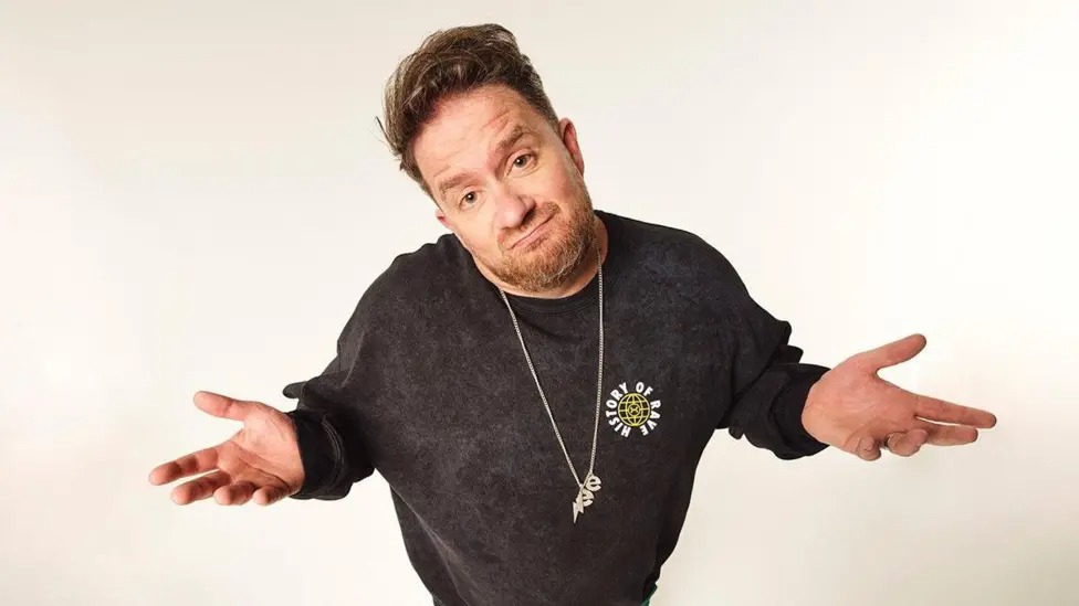 EatsEverything于2012年榮獲DJ雜志最佳英國(guó)DJ獎(jiǎng)，并成為唯一一位在同一年表演兩首BBCRadio1EssentialMixes的DJ