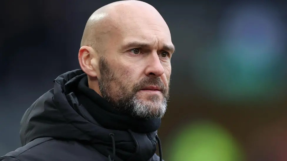 盧克&middot;威廉姆斯在擔(dān)任諾茨郡主教練的一個(gè)完整賽季中幫助球隊(duì)晉級(jí)英乙聯(lián)賽，隨后被斯旺西招募