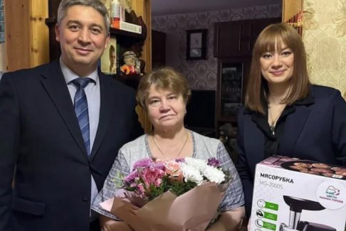 俄羅斯向烏克蘭戰(zhàn)爭中陣亡士兵的母親贈送絞肉機引