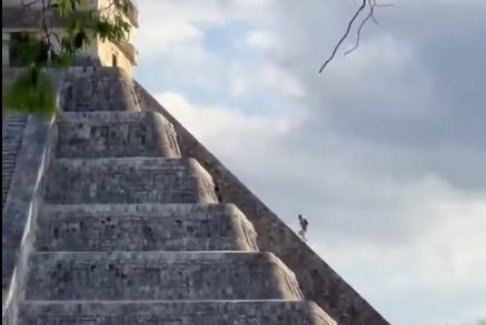 德國游客攀爬奇琴伊察金字塔遭當?shù)厝艘u擊被捕