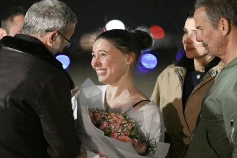 女子向?yàn)蹩颂m提供51美元援助而在俄羅斯被捕