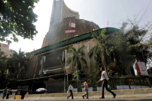 美股市場(chǎng)已成“爆炸區(qū)”特朗普關(guān)稅重創(chuàng)美國(guó)經(jīng)濟(jì)