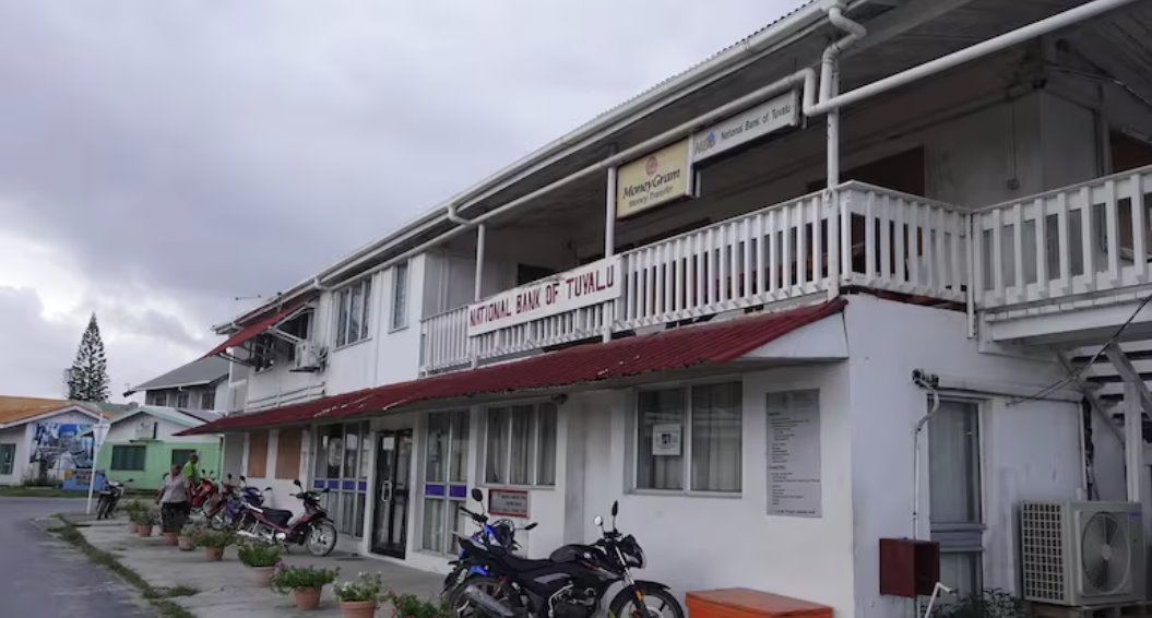 這個太平洋國家的所有銀行業(yè)務過去都是以現(xiàn)金進行的