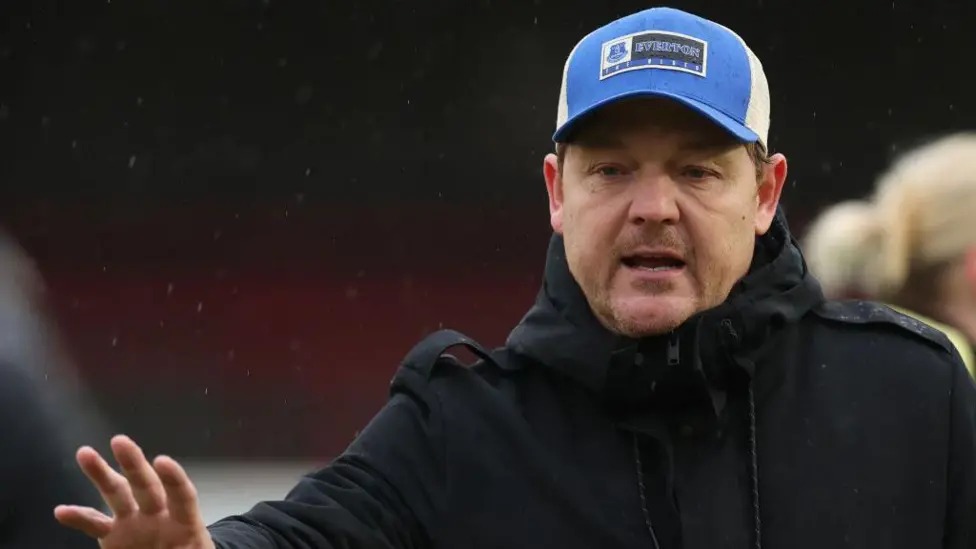 布萊恩&middot;索倫森在埃弗頓比賽期間