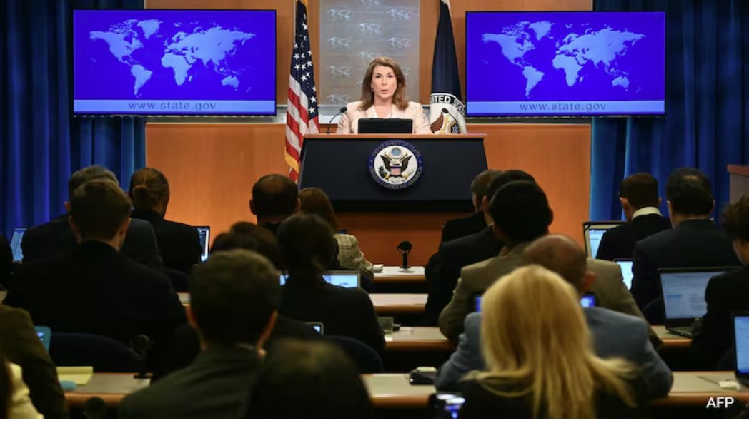 美國(guó)官員塔米&middot;布魯斯表示，特朗普總統(tǒng)已與莫迪總理進(jìn)行了通話，并強(qiáng)烈譴責(zé)這一事件。