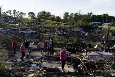 龍卷風(fēng)摧毀美國中西部房屋 造成27人死亡數(shù)十人受傷