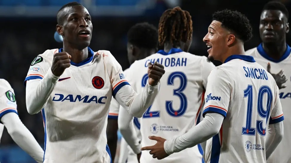 切爾西的尼古拉斯&middot;杰克遜慶祝球隊(duì)的第四個(gè)進(jìn)球