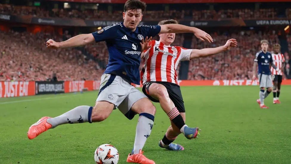 哈里&middot;馬奎爾在歐聯(lián)杯半決賽對陣畢爾巴鄂競技的比賽中