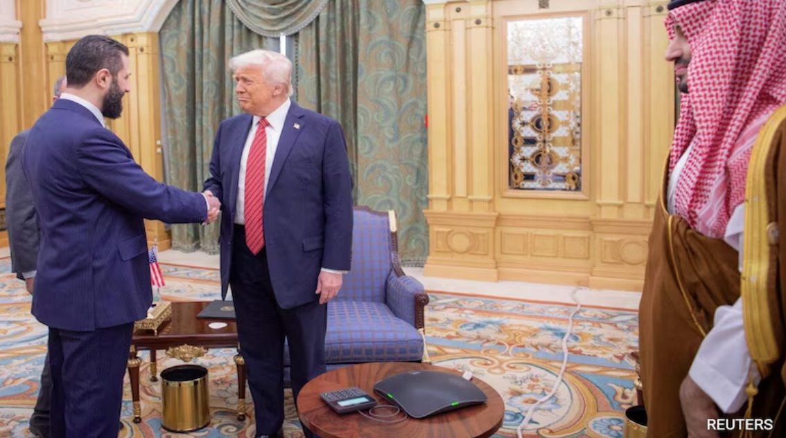 美國總統(tǒng)唐納德&middot;特朗普在利雅得會見敘利亞總統(tǒng)艾哈邁德&middot;沙拉