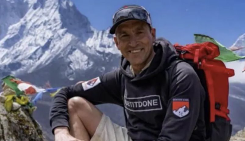 肯頓&middot;庫爾于2004年首次攀登珠穆朗瑪峰，此后幾乎每年都重復(fù)這一壯舉。