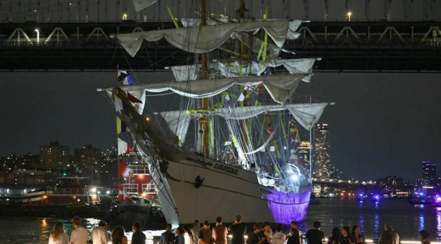 墨西哥海軍艦艇&ldquo;庫奧特莫克&rdquo;號長91米，寬12米。