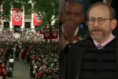 哈佛大學(xué)校長(zhǎng)在畢業(yè)典禮上挖苦特朗普 全場(chǎng)起立鼓掌