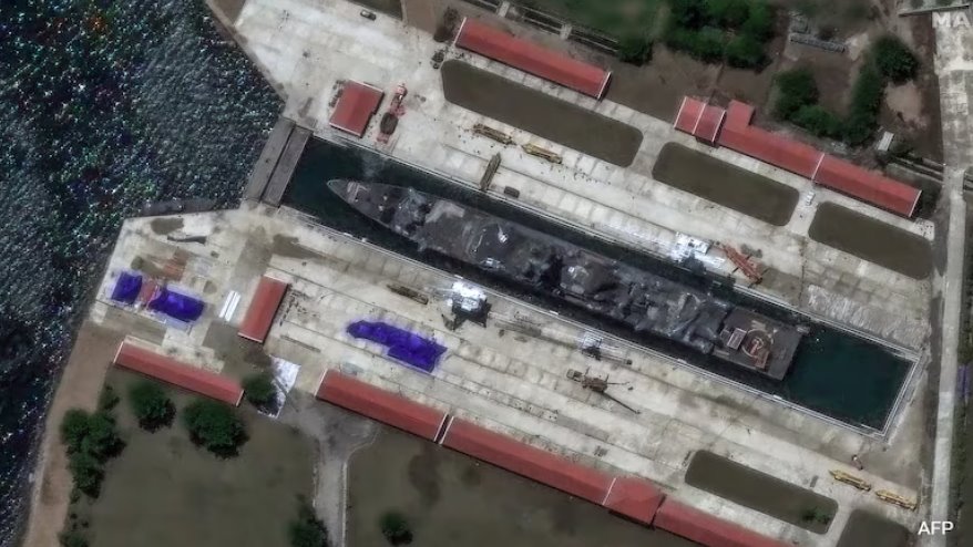 上個(gè)月在一次失敗的發(fā)射中受損的一艘朝鮮海軍驅(qū)逐艦現(xiàn)已重新下水。