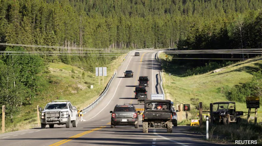 由于野火，加拿大西部各地數(shù)萬人被迫撤離。