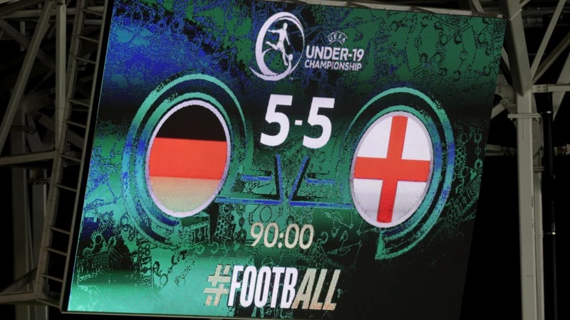 英格蘭U19隊(duì)11分鐘內(nèi)連入四球，5-5戰(zhàn)平德國隊(duì)