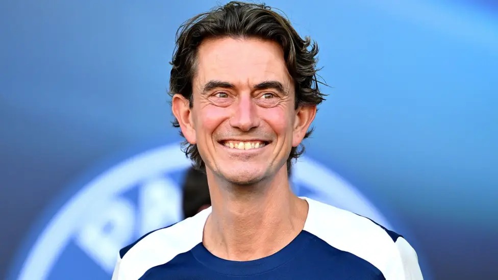 托馬斯&middot;弗蘭克(ThomasFrank)于6月取代安吉&middot;波斯特科格魯(AngePostecoglou)擔(dān)任托特納姆熱刺隊(duì)主教練