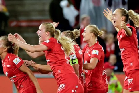 歐洲女子足球冠軍聯(lián)賽布蘭1-0曼聯(lián)