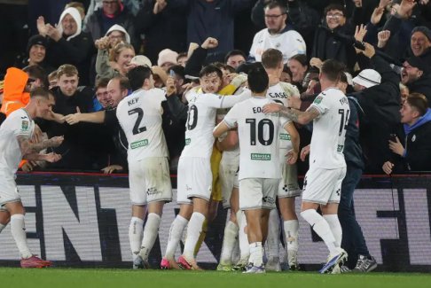 聯(lián)賽杯：雷克瑟姆戰(zhàn)平卡迪夫城，天鵝隊迎戰(zhàn)曼城