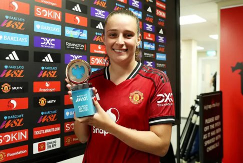 曼聯(lián)4-0萊斯特城后主教練對(duì)球員表現(xiàn)感到自豪