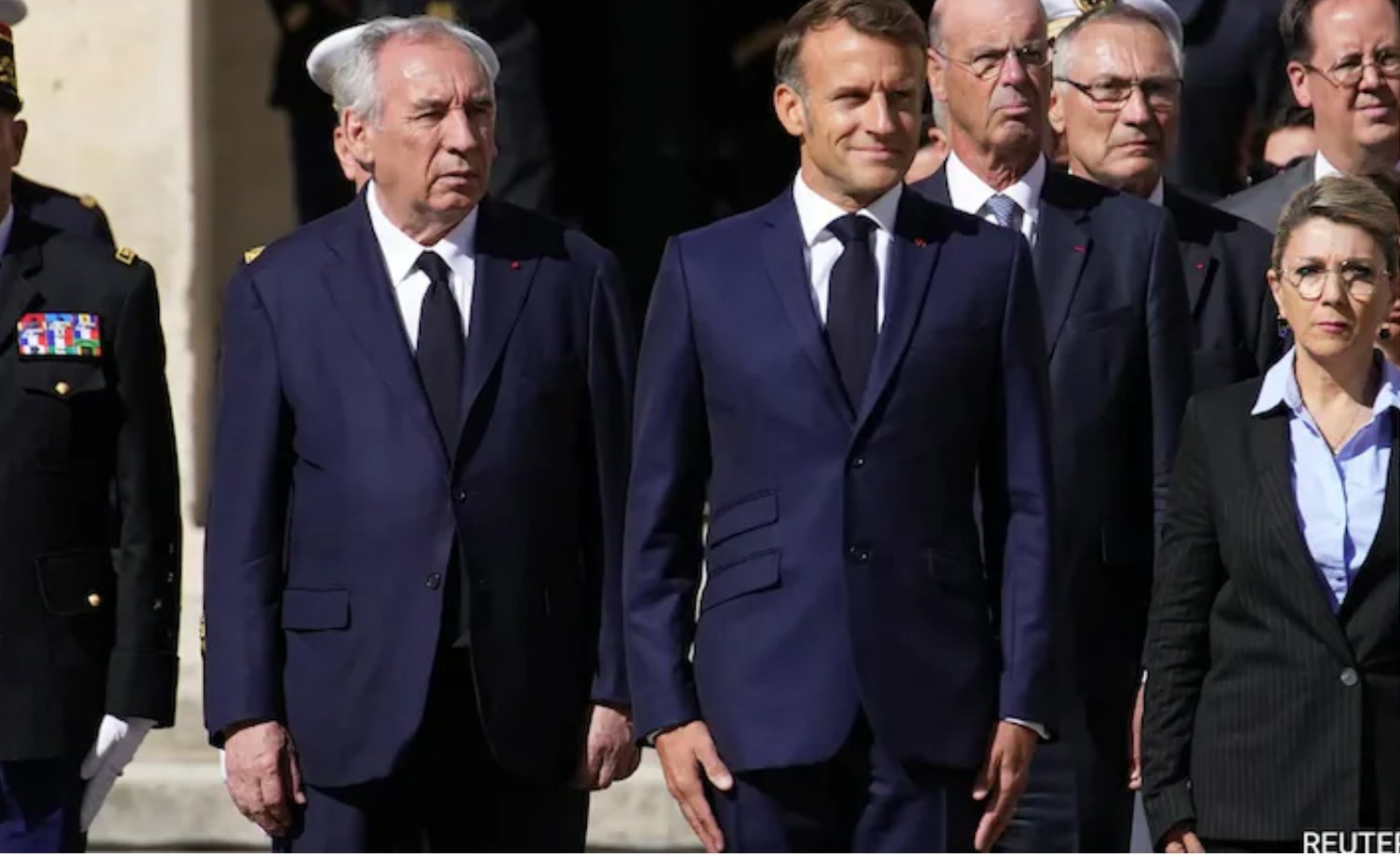 反對派呼吁舉行新的立法選舉，但據說馬克龍不愿意