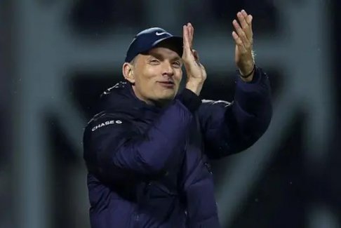 英格蘭隊(duì)主教練圖赫爾享受球迷的歡呼