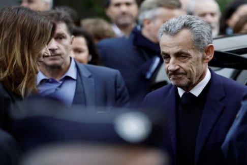 法國前總統(tǒng)尼古拉·薩科齊開始服刑