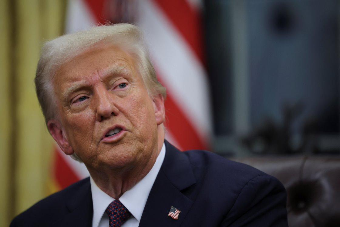 美國(guó)最高法院在一場(chǎng)至關(guān)重要的聽證會(huì)上權(quán)衡特朗普關(guān)稅政策的合法性