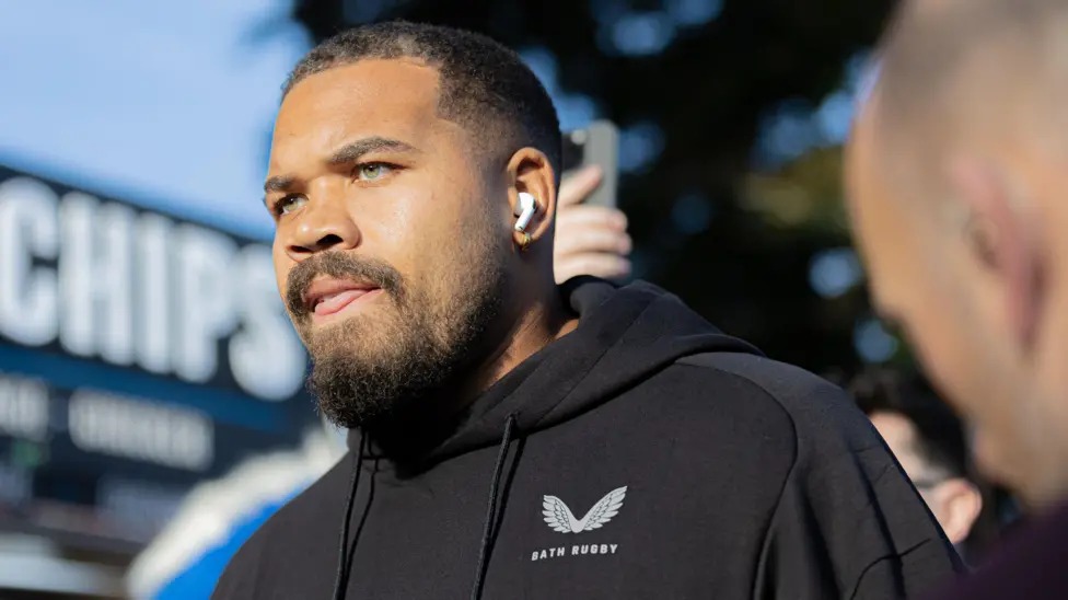 巴斯和英格蘭橄欖球明星奧利&middot;勞倫斯