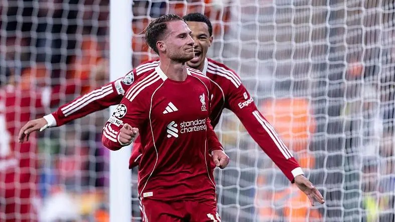 利物浦球員阿萊克西斯&middot;麥卡利斯特打入球隊(duì)首球后慶祝