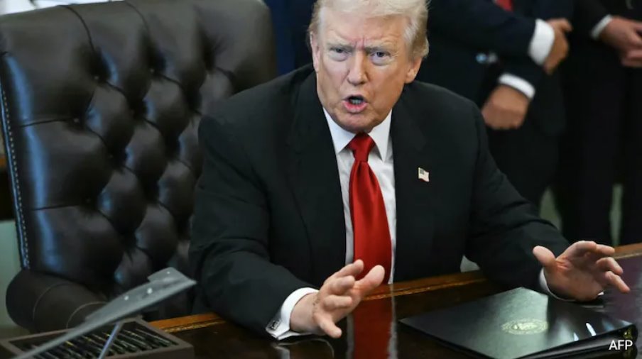 &ldquo;反對關(guān)稅的人們都是傻瓜&rdquo;：特朗普承諾向美國人發(fā)放2000美元&ldquo;紅利&rdquo;