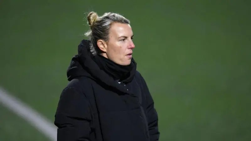 北愛(ài)爾蘭女足主教練奧克斯托就紐卡斯?fàn)柟ぷ魇乱诉M(jìn)行談判