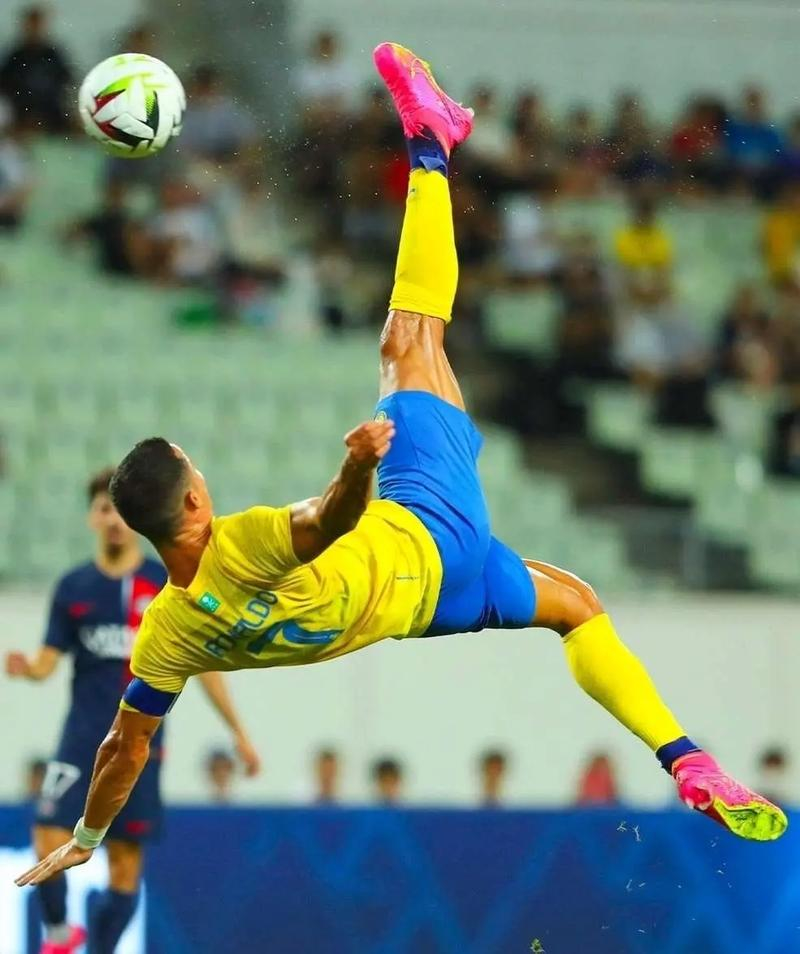 C羅沙特賽場倒鉤進球